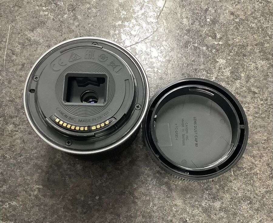 CANON EOS-R10 MIRRORLESS CAMERA