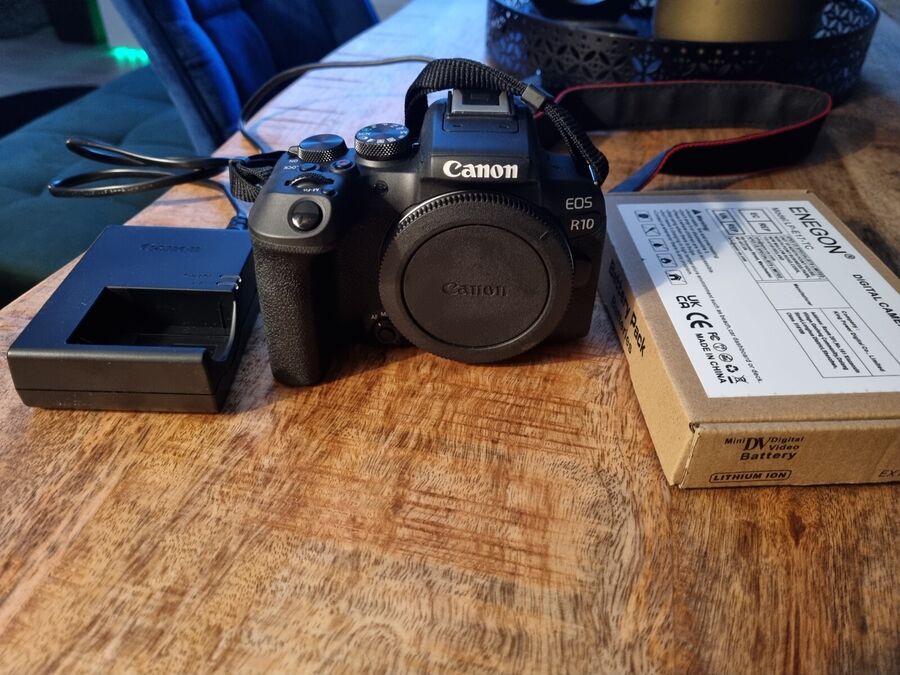 Canon EOS R10 24MP Mirrorless System Camera - Black (Body Only) Mint Condition