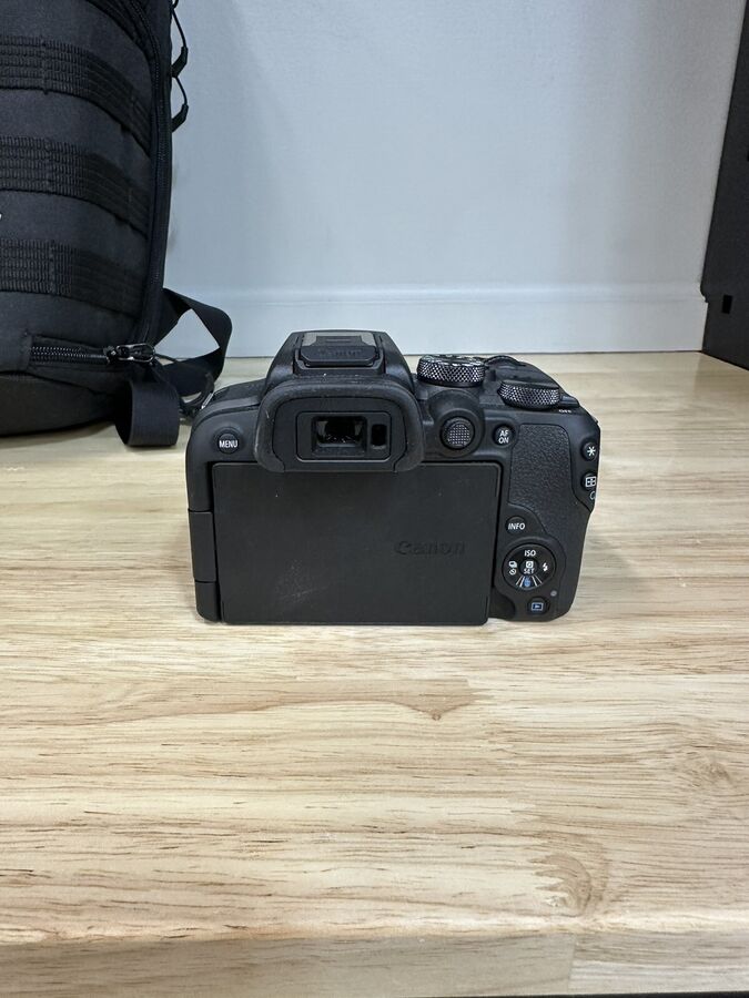 Canon EOS R10 24.2MP Mirrorless Camera - Black (RF-S 18-45mm f/4.5-6.3 IS STM)