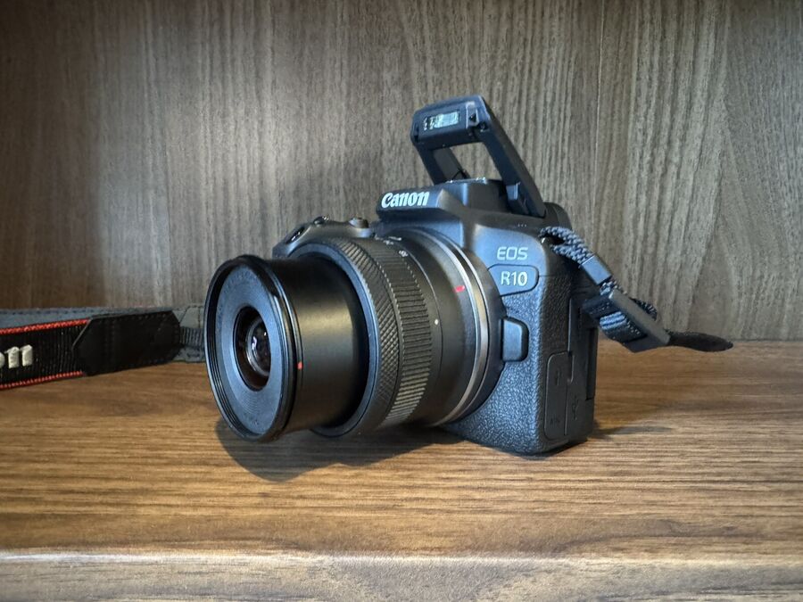 Canon EOS R10 Mirrorless Camera with RF-S 18-45 f/4.5-6.3 IS STM Lens - Black