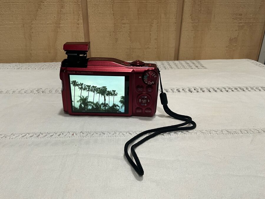Near Mint Canon PowerShot SX710HS Wi-Fi Camera 20.3MP 30X Optical Zoom Red
