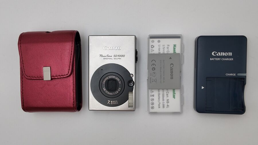 Canon PowerShot Digital ELPH SD1000 / IXUS 70 Digital Camera BUNDLE!