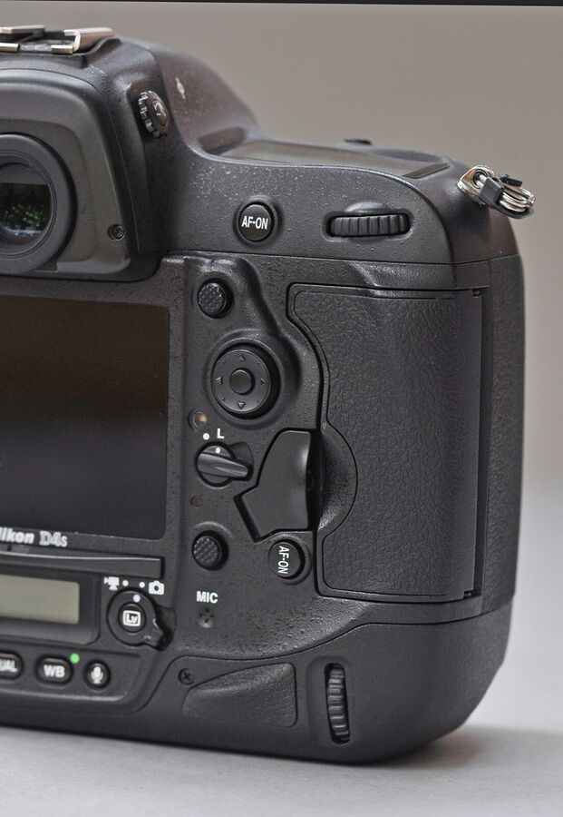 Nikon D4S 16.2MP Digital SLR Camera Body
