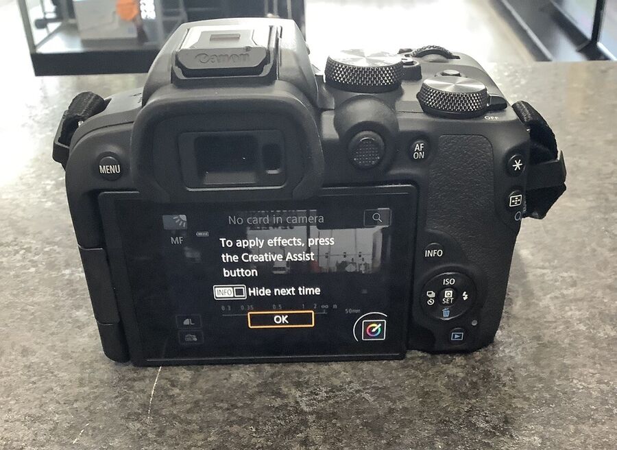 CANON EOS-R10 MIRRORLESS CAMERA